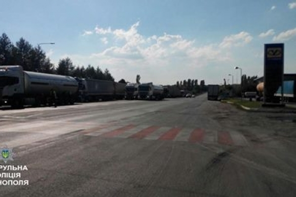 За 3 дні патрульні оштрафували понад 30 водіїв за порушення температурного режиму