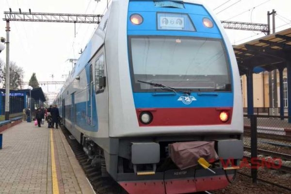 До Тернополя з Києва буде їздити двоповерховий потяг