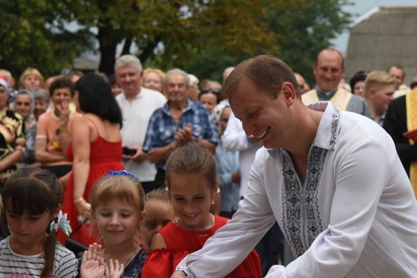 У Трибухівцях урочисто відкрили будинок культури (Фото)