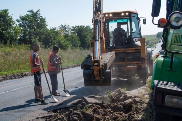 Дорожники взялися за ремонт дороги Львів-Тернопіль