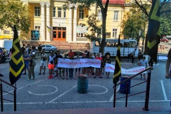 Луцька фірма через суд хоче отримати 32 мільйони за халтуру