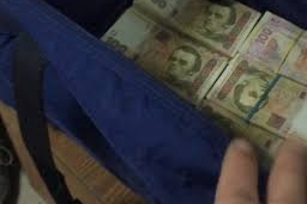 Невідома жінка «наголосувала» у тернополянина 40 тисяч гривень