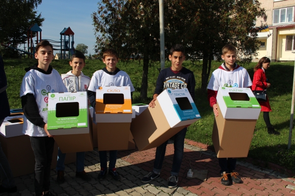 Зборів сортуватиме сміття