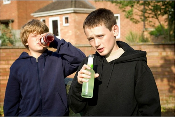 Тернопільські наркологи та психологи — про вживання алкоголю підлітками (Відео)