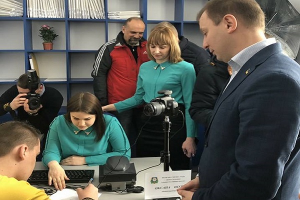 Вперше на Тернопiльщинi в об'єднаній громаді розпочали оформлення українських та закордонних паспортів