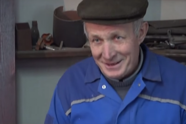 За технологією голландців: майстер з Березовиці виготовляє цілющі екоматраци (Відео)