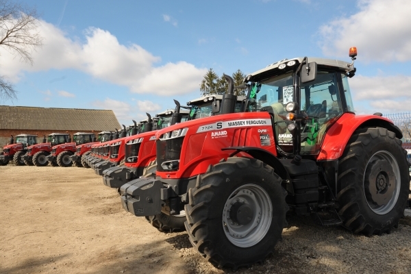 З новою технікою у новий сезон: агрохолдинг CFG/«МРІЯ» презентував оновлений технічний парк