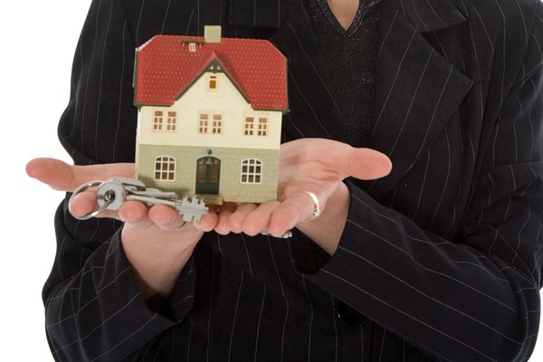 Коли дарування родичу нерухомості є фіктивним та недійсним?