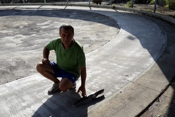 Тернопільський конструктор ляльок відмовився від зарплати в 1000 доларів