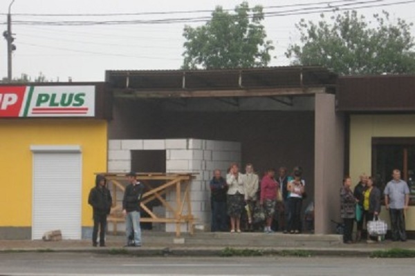 Тернопільські забудовники зупинок громадського транспорту знову здивували