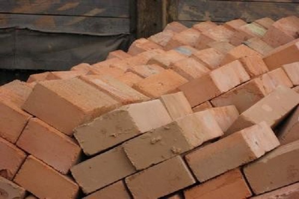 Підпільний цегельний завод закрили на Тернопільщині