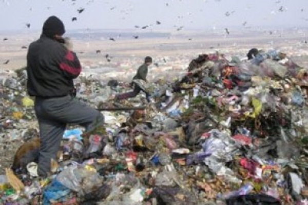 Кому знадобилось підпалювати сміття на Малашівському полігоні?