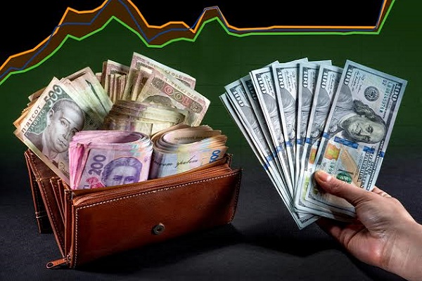 Долар в тернопільських обмінниках «пішов на дно»