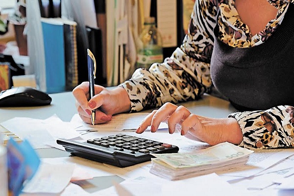 Як розпилюють державні кошти освітяни Тернопільщини?