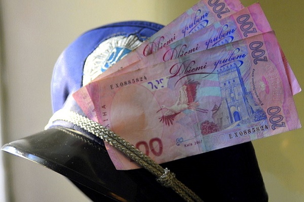 Скільки грошей потрібно, щоб тернопільські правоохоронці не реагували на порушення?