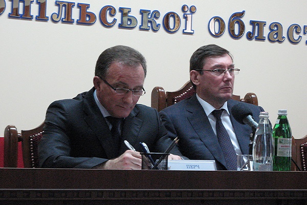 Чи віддасть новий тернопільський прокурор 35 сотих в зеленій зоні?