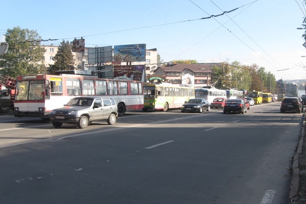 Світлофора на вулиці Мазепи найближчим часом не буде