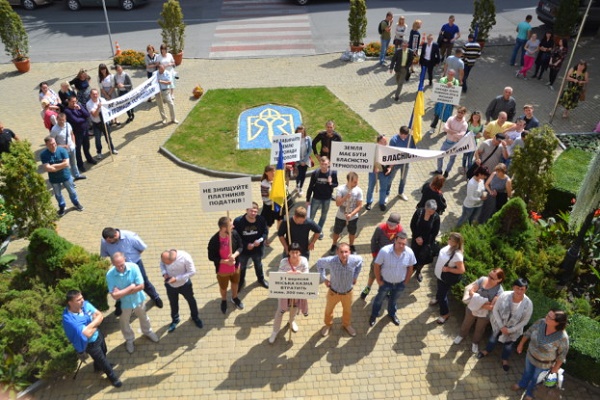 Що буде з ласим клаптиком землі на центральному ринку в Тернополі?