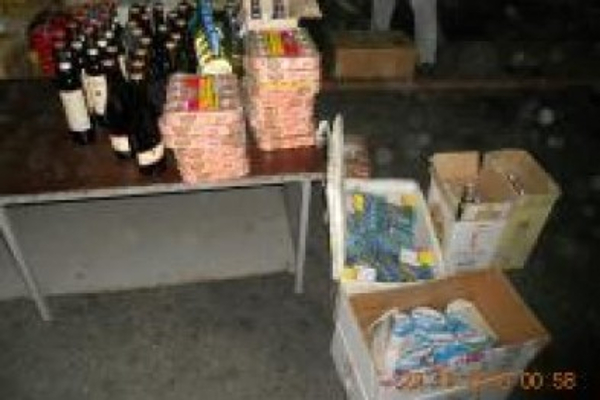 Закарпатські митники забрали в тернопільського гурмана делікатеси