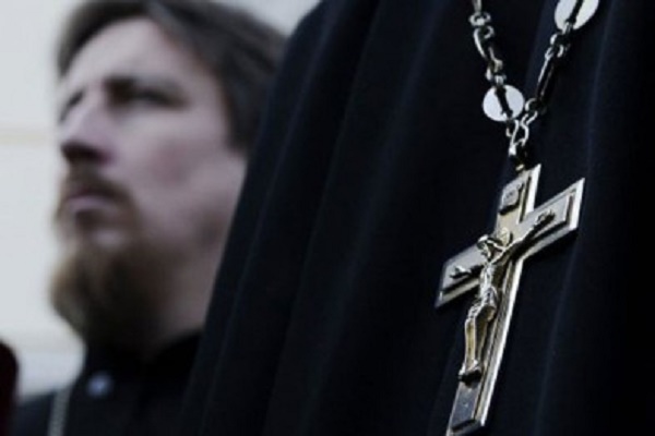 Журналісти дізналися, як насправді живуть слуги Божі в Тернополі (Відео)