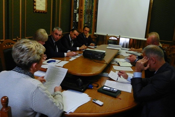 У міськраді ділитимуть кошти на придбання житла