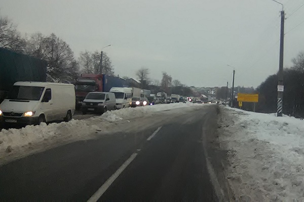 Другий день транспортної епопеї в Березовиці (Фото)