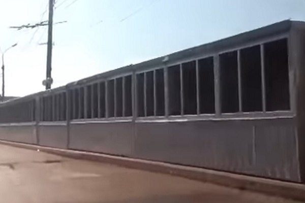 Торговий ряд на вулиці Живова демонтують, чи 