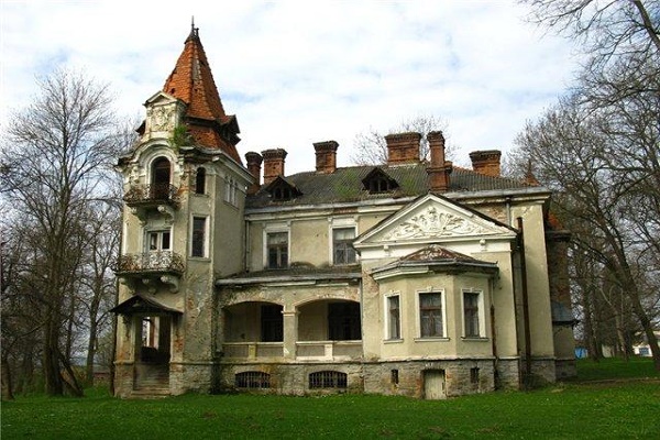 Чи зможуть поляки відсудити землю і маєтки в Західній Україні?