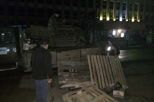 У Тернополі поліція демонтувала прилавки стихійних торговців