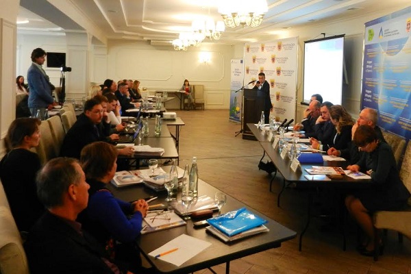 Скільки мають заробляти тернополяни, щоб не виїжджати за кордон?