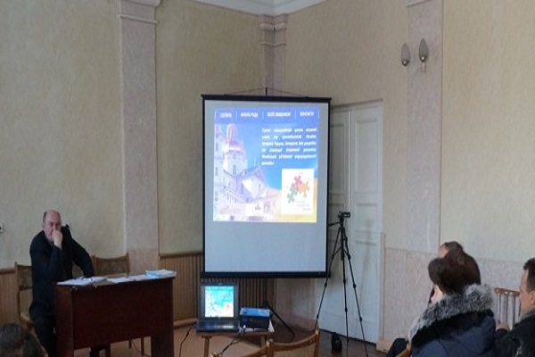 Яку стратегію має Почаїв?