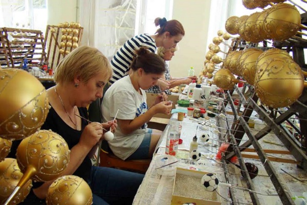 Теребовлянське підприємство — перспективний експортер ялинкових прикрас (Фото)