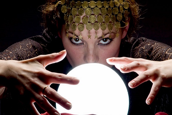 В «Подолянах» працівниці магазину «зняли прокляття» за 8 тисяч гривень