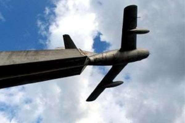 Тернопільський літак: декомунізувати не можна залишити