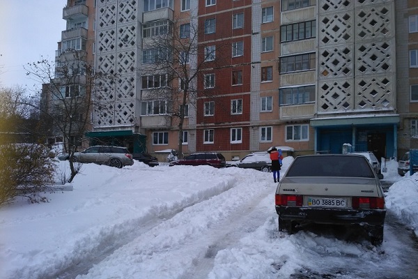 Дві нові фірми чистять Тернопіль від снігу