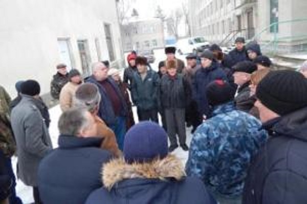 Ланівчани пікетують проти закриття цукрового заводу