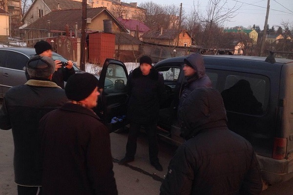 Нові деталі у справі про затримання тернопільського чиновника працівниками СБУ