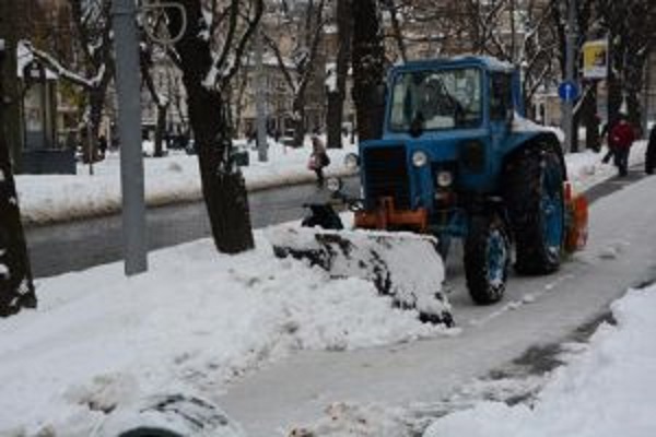 Що заважає тернопільським комунальникам прибирати вночі?