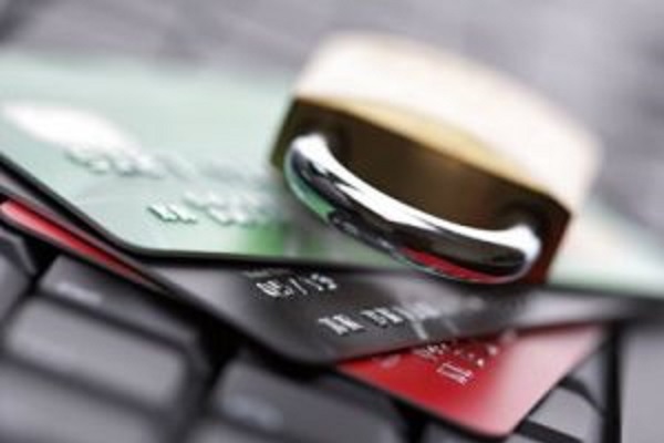 Тернополяни не зможуть користуватися своїми зарплатними картками