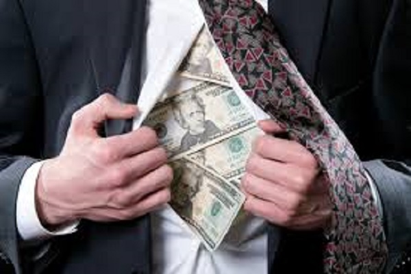 Шантаж, вимагання та робота на олігархів – як заробляють громадські активісти