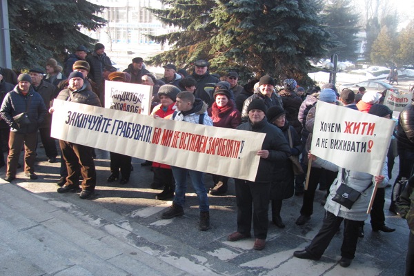 Чому одні підприємці протестують, а інші справно платять податки?