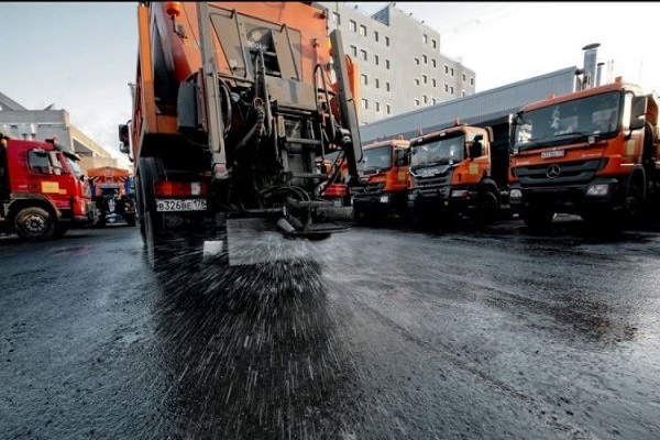 Зима закінчилася, а комунальники придбали техніки на 300 тисяч євро