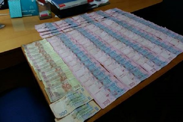 У Тернополі зловили чиновницю,  яка вирішувала питання 