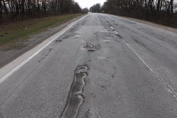 З ремонтом  доріг на Тернопільщині повна халепа (Фото)