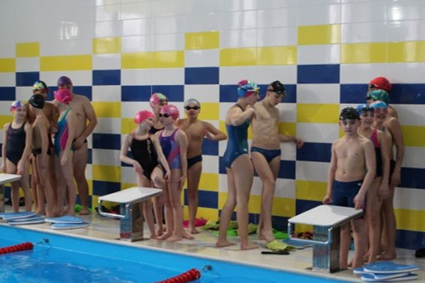 У містечку Козова відкрили басейн, який будували майже 30 років