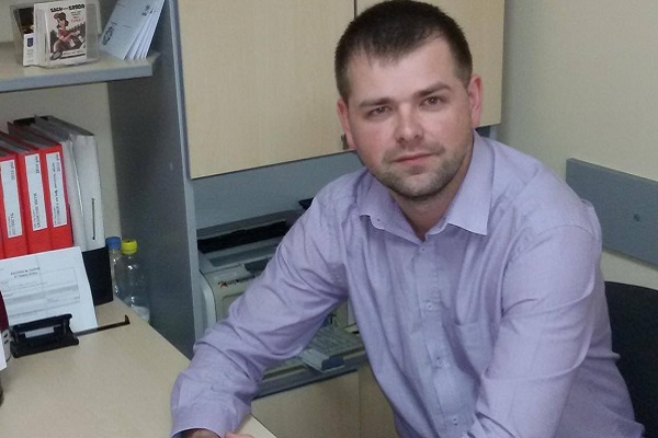 Активіст судиться з міською радою, куди прилаштував на роботу всю свою родину