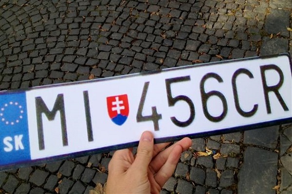 Сезон «полювання» на нерозмитненні авто розпочався