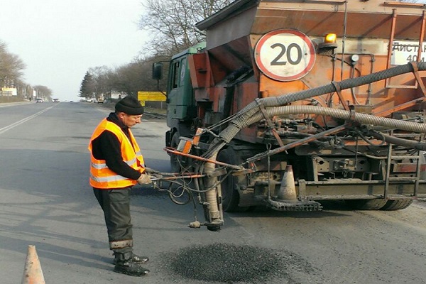 «Латальники» доріг добралися і до Озерної