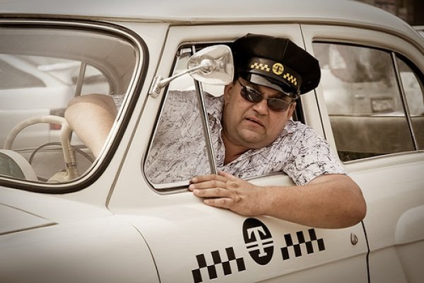 Таксист «прокатав» тернополянина до струсу мозку