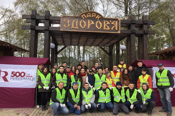 Як євангелісти поприбирали за любителями шашлика?